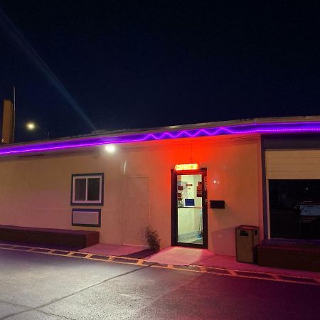Western Holiday Motel วิชิต้า ภายนอก รูปภาพ